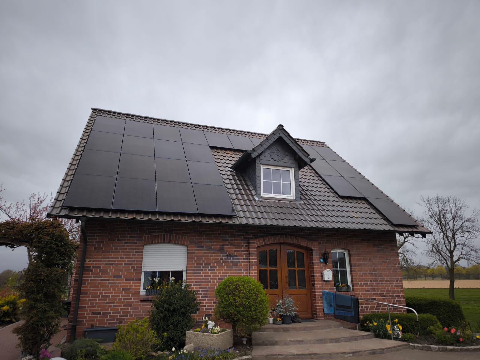 Solar-Carport mit bifazialen Modulen
